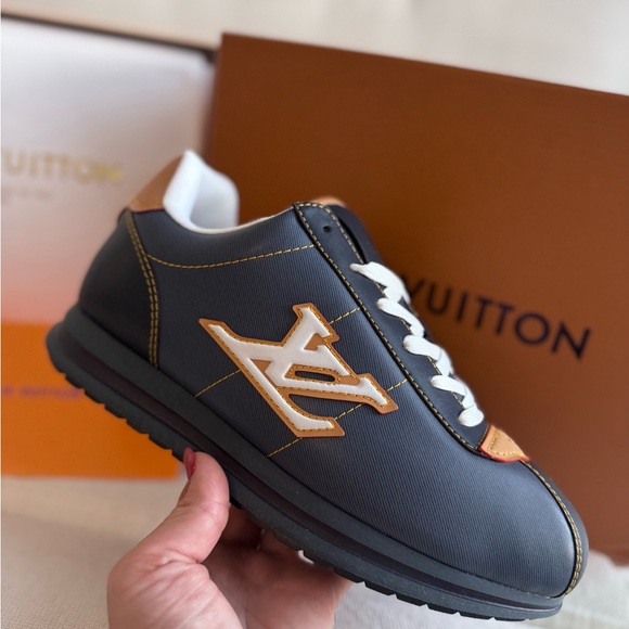 Louis Vuitton LV Buttersoft Sneaker - Blue | Men’s Size 10 | Full Set | Italy - Picture 6 of 15